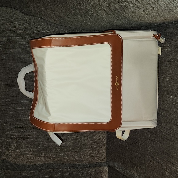 NEW, VERY NICE, NEVER USED VOOCOO Small Pet Carrier Backpack...Cat, Dog, etc. - Picture 8 of 15